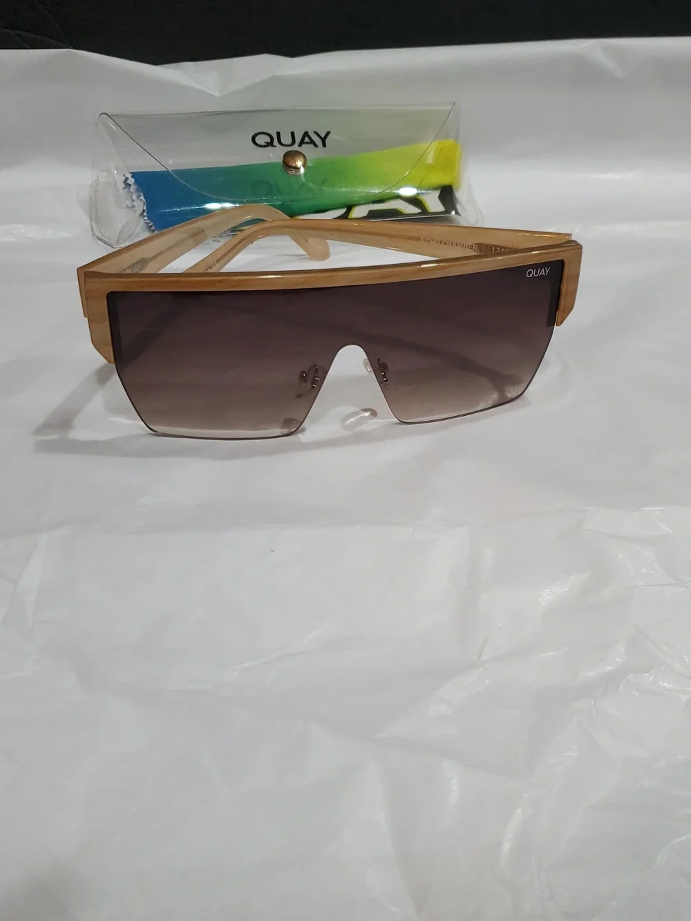 Quay Australia Echo Chamber Ivory frame‎ Brown lens shield flat brow sunglasses